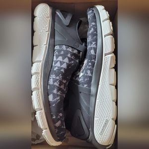 Mens 11 Under Armour Speedform Fortis